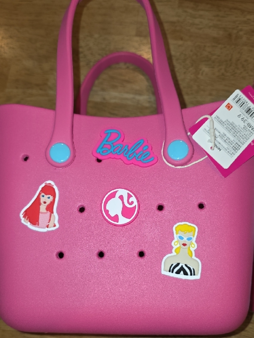Barbie Hot Pink Lunch Tote Bag with Matching Pink Cups and Straws - Picture 3 of 7